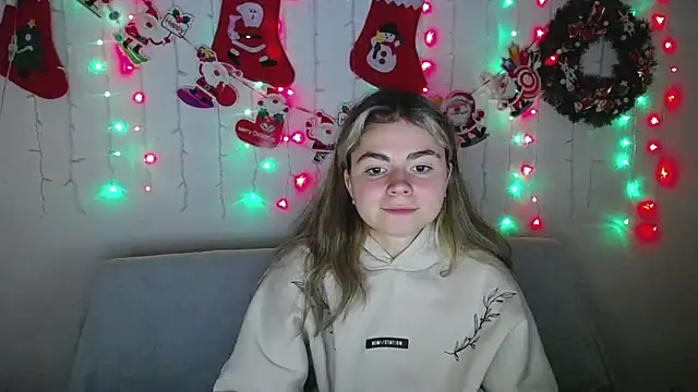 TinaRedly online show from December 14, 6:41 pm
