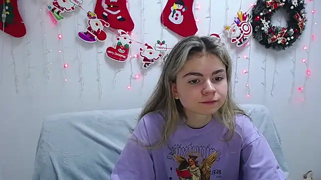 TinaRedly online show from December 14, 9:45 pm