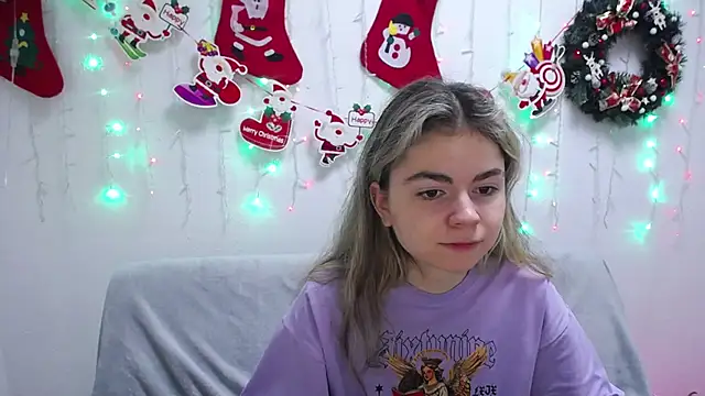 TinaRedly online show from December 17, 10:43 pm