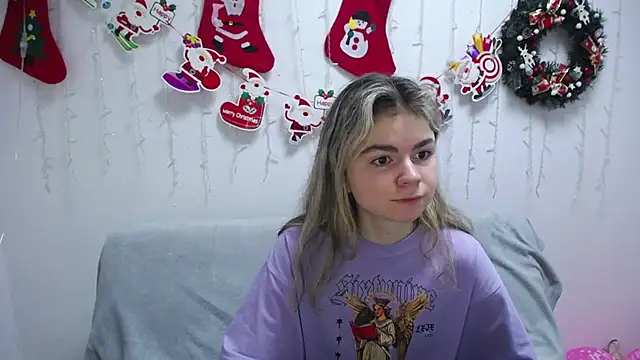 TinaRedly online show from December 18, 2:42 am