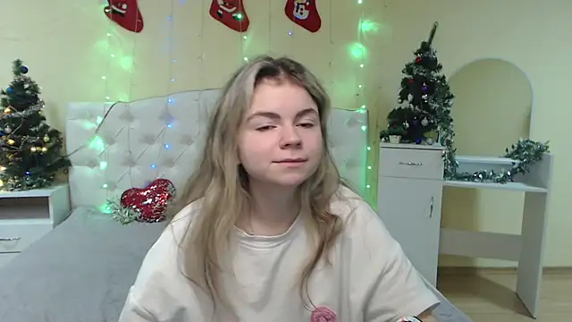 TinaRedly online show from December 28, 10:47 am