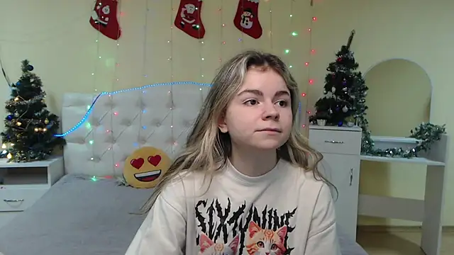 TinaRedly online show from January 5, 2:08 pm