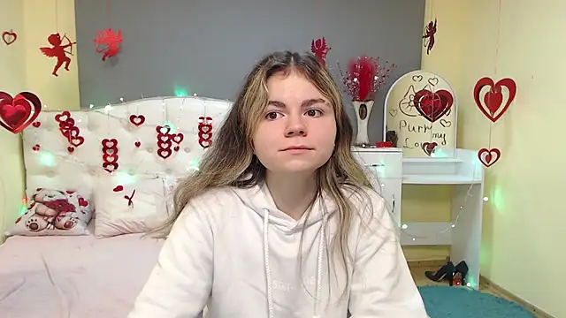 Snapshot of TinaRedly chatting on February 15, 6:15 pm TinaRedly online show from February 15, 6:15 pm