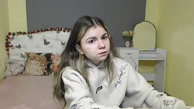 Snapshot of TinaRedly chatting on February 19, 7:10 pm TinaRedly online show from February 19, 7:10 pm