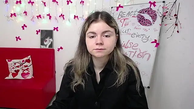 Snapshot of TinaRedly chatting on March 13, 6:14 pm TinaRedly online show from March 13, 6:14 pm