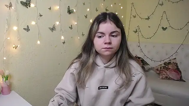 Snapshot of TinaRedly chatting on March 16, 6:56 pm TinaRedly online show from March 16, 6:56 pm