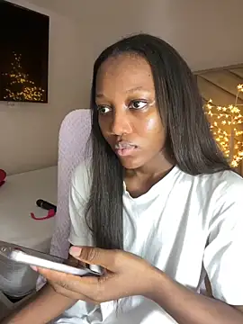 Snapshot of kellya_ chatting on February 7, 10:46 pm kellya online show from February 7, 10:46 pm