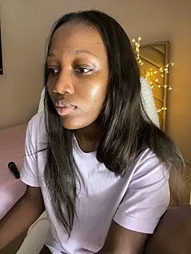 Snapshot of kellya_ chatting on April 5, 9:45 pm kellya online show from April 5, 9:45 pm