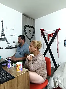 Snapshot of hotandfierylatinos2023 chatting on October 16, 9:43 am hotandfierylatinos2023 online show from October 16, 9:43 am