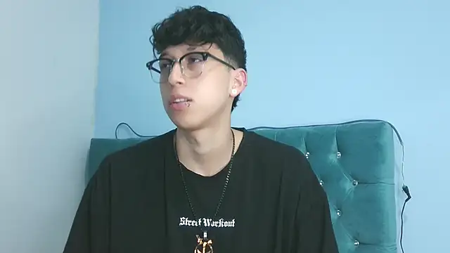  Thomas hot  online show from April 16, 2:34 am