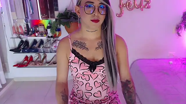 Laveneno ortiz07 online show from December 3, 11:13 pm