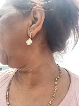 Snapshot of SWEET_LOVER01 chatting on March 19, 4:11 pm SWEET LOVER01 online show from March 19, 4:11 pm