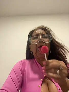 Snapshot of SWEET_LOVER01 chatting on March 22, 11:41 pm SWEET LOVER01 online show from March 22, 11:41 pm