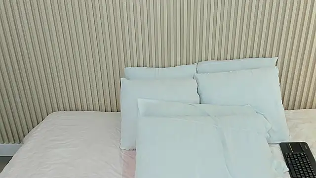 Snapshot of charlottebrowns_ chatting on June 13, 12:47 pm charlottebrowns online show from June 13, 12:47 pm