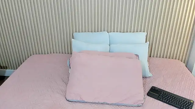 charlottebrowns  online show from July 17, 12:34 pm
