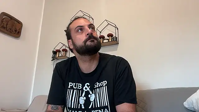 Snapshot of beardo85 chatting on November 13, 11:20 am beardo85 online show from November 13, 11:20 am