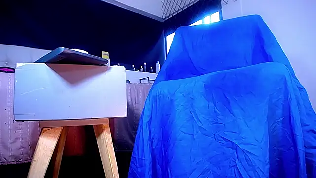 Snapshot of bellatrixx_69 chatting on October 18, 11:33 am bellatrixx 69 online show from October 18, 11:33 am