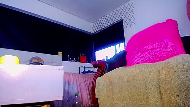 Snapshot of bellatrixx_69 chatting on December 16, 11:26 am bellatrixx 69 online show from December 16, 11:26 am