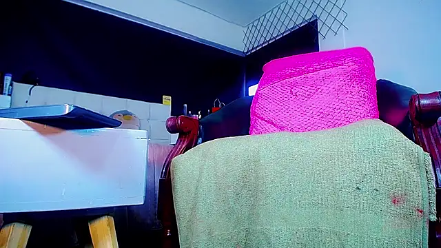 Snapshot of bellatrixx_69 chatting on December 20, 11:39 am bellatrixx 69 online show from December 20, 11:39 am