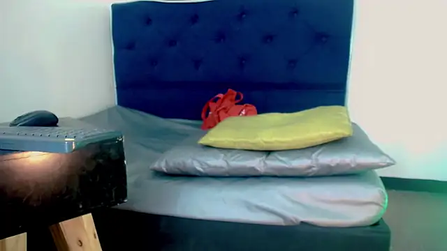 Snapshot of bellatrixx_69 chatting on March 14, 7:19 pm bellatrixx 69 online show from March 14, 7:19 pm