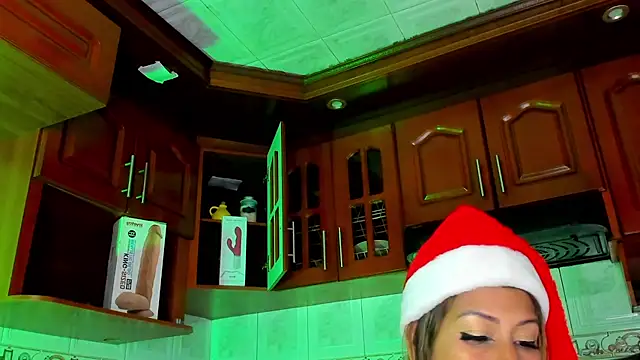 LaureenHills online show from December 20, 3:25 am