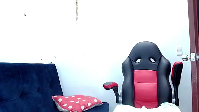 kaira sweet  online show from December 4, 10:02 am