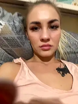 DreamGirl-777 online show from October 23, 1:54 pm