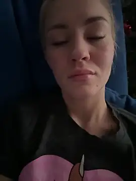 DreamGirl-777 online show from December 23, 6:33 am