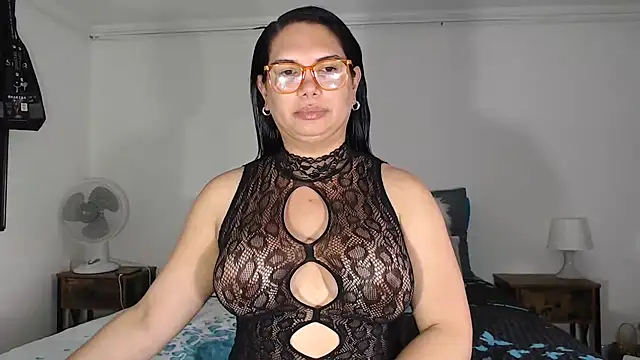 flowerdirtty online show from June 19, 8:56 pm
