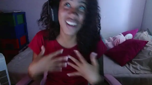 TiffanyRoouse online show from February 14, 11:09 pm