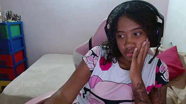 TiffanyRoouse online show from March 16, 12:01 am