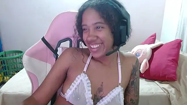 TiffanyRoouse online show from March 18, 3:09 am