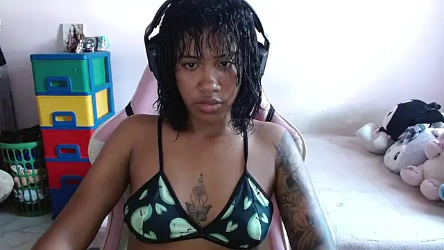 TiffanyRoouse online show from October 25, 8:47 pm