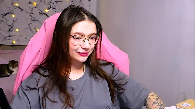 me  hanna online show from March 16, 10:53 pm