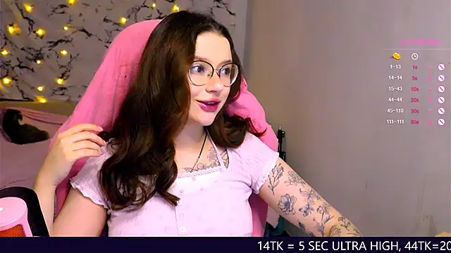 me  hanna online show from March 17, 11:43 pm