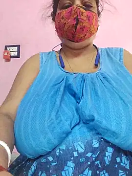Snapshot of Kayra_34 chatting on April 11, 11:36 am Kayra 34 online show from April 11, 11:36 am