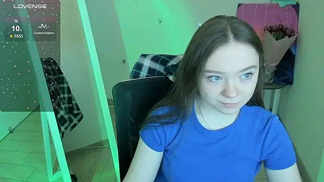 Snapshot of Florence_meow chatting on March 27, 7:36 am Florence meow online show from March 27, 7:36 am