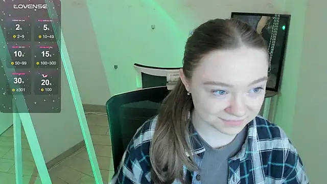 Snapshot of Florence_meow chatting on April 2, 6:44 am Florence meow online show from April 2, 6:44 am