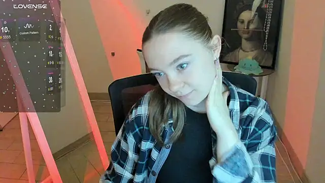 Snapshot of Florence_meow chatting on April 3, 6:11 am Florence meow online show from April 3, 6:11 am