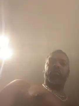 Snapshot of Elrubiolargo chatting on July 17, 7:52 pm Elrubiolargo online show from July 17, 7:52 pm