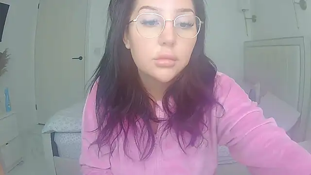 Snapshot of magical_mia chatting on May 20, 7:36 am magical mia online show from May 20, 7:36 am