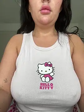 Snapshot of magical_mia chatting on June 1, 8:16 am magical mia online show from June 1, 8:16 am