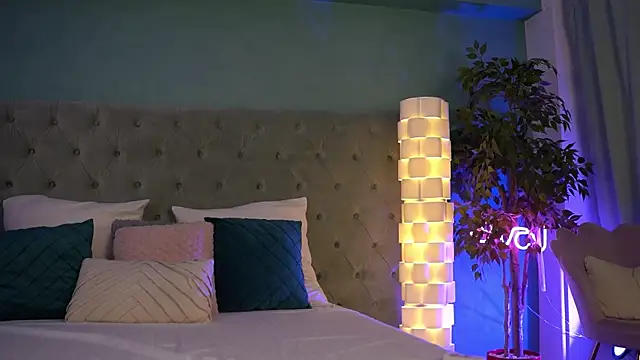 HaileyMadow online show from February 15, 7:49 am