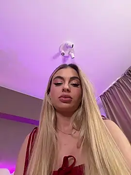HaileyMadow online show from June 17, 6:38 am