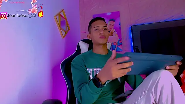 Snapshot of dilan_alfonzo chatting on February 12, 4:13 pm dilan alfonzo online show from February 12, 4:13 pm