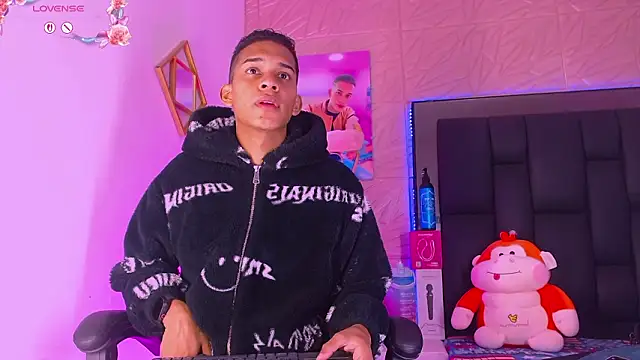 Snapshot of dilan_alfonzo chatting on February 26, 12:48 pm dilan alfonzo online show from February 26, 12:48 pm