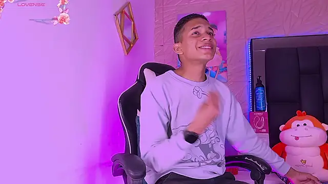 Snapshot of dilan_alfonzo chatting on February 28, 7:37 pm dilan alfonzo online show from February 28, 7:37 pm