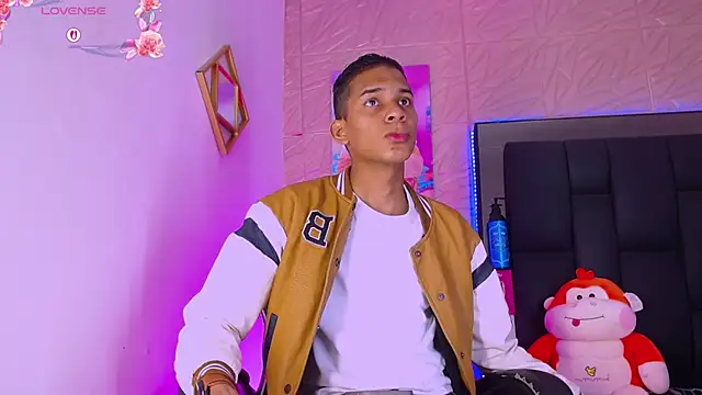 Snapshot of dilan_alfonzo chatting on March 4, 4:29 am dilan alfonzo online show from March 4, 4:29 am