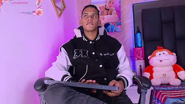 Snapshot of dilan_alfonzo chatting on March 10, 4:17 am dilan alfonzo online show from March 10, 4:17 am