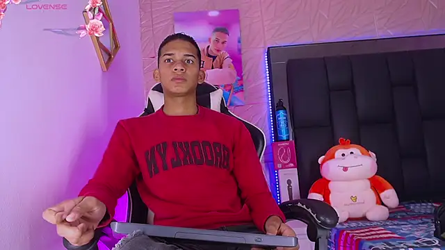 Snapshot of dilan_alfonzo chatting on March 14, 4:07 am dilan alfonzo online show from March 14, 4:07 am